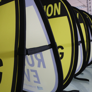 Expositor <span class=keywords><strong>Publicitario</strong></span> para Eventos Deportivos al Aire Libre, Soporte de Exhibición de Pancartas, <span class=keywords><strong>Diseño</strong></span> Vertical Cuadrado, Material de Poliéster Resistente, 4 Clavos para el Suelo - Product Image 3