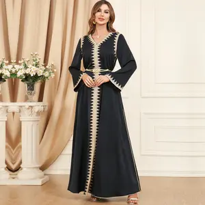 Schlussverkauf Slim Damenkleid traditionelle muslimische Damenkleidung Abaya Sommer Winter langes Kleid Kleid Lieferant Großhandel