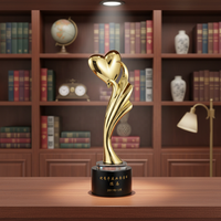 Trofeo Personalizado en Forma de Corazón con Plumas, Hecho a Mano en Resina, Impreso con UV, para Presentaciones de Desfiles de Moda y Recuerdos