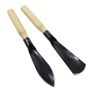 Garden Trowel Wooden Handle Spoon Shaped High Carbon Steel Black For Digging <b>Planting</b> <b>Soil</b> Loosening Agricultural Use - Product Image 1