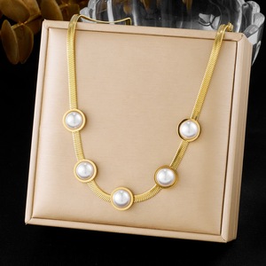 Faux Pearl Round Geometric Gold Plated Blade Chain Clavicle Necklace Everyday Wear - Product Image 1