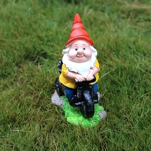 Statuetta in Miniatura di Nano Umano Fatta a Mano Witt, Ornamento da Giardino in Resina, Design Personalizzato - Product Image 6