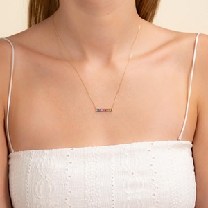 Nouveautés : Collier en Argent 925 Plaqué Or 14K avec Pendentif Barre Délicate en Saphir Arc-en-ciel et Zircon Cubique - Product Image 2