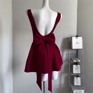 Robe de soirée mi-longue en mousseline de soie respirante et à séchage rapide, style rétro français, rouge, avec col halter, dos nu et taille cintrée, coupe trapèze - Product Image 4