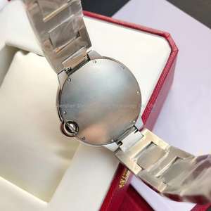 Montre automatique pour homme avec affichage de la date, chiffres romains, design de couronne à billes à droite, bracelet en acier doré, cadran texturé doré - Product Image 5