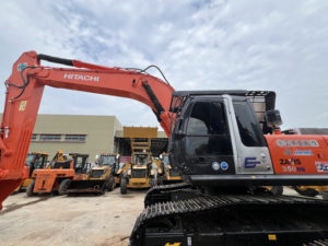 Excavatrice hydraulique Hitachi Zaxis350H d'occasion, Hitachi ZX350H avec cabine climatisée, engin de terrassement d'occasion pour l'exploitation minière. - Product Image 1