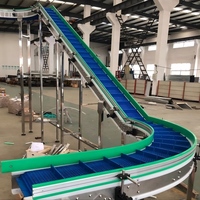 Transportador de Cadena Modular de Cangilones Independientes para Elevación Suave de Productos en Líneas de Procesamiento de Snacks