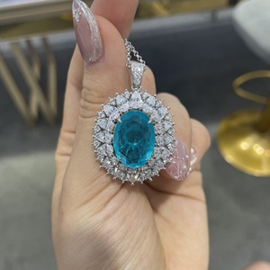 Collier pendentif de luxe en argent plaqué 925 avec zircon cubique pavé complet, imitation Paraiba bleu, cadeau élégant pour femme - Product Image 1