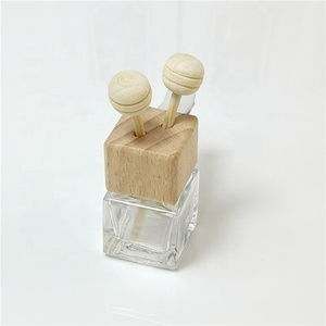 Diffusore di Profumo per Auto di Lusso, Bottiglia Vuota, Accessorio Auto con Clip, Pendente in Metallo e Vetro per Bocchetta dell'Aria Condizionata, Olio Essenziale - Product Image 4