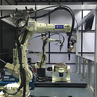 Robot de soudage robotisé OTC FD-V8 avec une charge utile de 8 kg, entraînement électrique, protection IP65, garantie d'un an, soudeuse à l'arc DM350