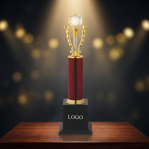 Trofeo de Bola de Cristal Metálica Modelo 708/A, Columna Roja, Base Dorada, Premio Deportivo, Grabado Láser, Impresión UV, Duradero, con Base - Product Image 1