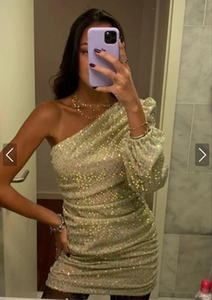 เดรสสไตล์ตะวันตกประดับเลื่อมขายดี ผ้าจอร์เจตต์หลากสี คอทรงเรือ แขนข้างเดียว - Product Image 3