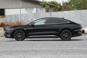 BYD Han EV Sedán 2025, Autonomía de 601-700 km, Tracción en las Cuatro Ruedas, Motor Eléctrico Dual, Faros LED, Techo Panorámico, Asientos de Cuero - Product Image 4