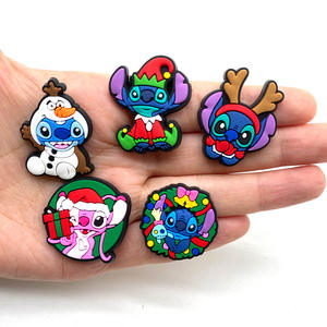 18 pièces de breloques pour chaussures de Noël bleues Pixie Stitch, pendentifs pour sandales, boutons, épingles originales pour chaussures et sabots, cadeaux pour amis - Product Image 5