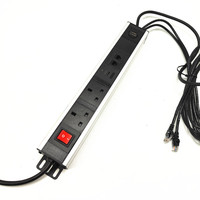 Prise intelligente personnalisée en alliage d'aluminium 3 du Royaume-Uni pour unité de distribution d'alimentation PDU à montage en rack avec port de données USB-C