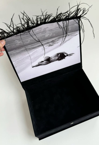 Cajas de Regalo de Lujo en Gamuza Roja con Plumas y Tapas Magnéticas, Bolsa de Terciopelo con Sello de Cera para Regalos de Propuesta, Incluye Tarjeta y Cinta - Product Image 3