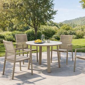 Ensemble de salle à manger moderne pour hôtel, terrasse, jardin, cour ou restaurant, avec table et 4 chaises. - Product Image 2