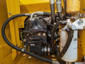Motor Komatsu de 11 Toneladas Usado en Excavadoras Komatsu PC110 PC120 PC130 Fabricadas en Japón, Excavadora con Motor Komatsu y Bomba Hidráulica Shimadzu - Product Image 5