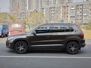 Modèle Facelift <span class=keywords><strong>2015</strong></span> pour <span class=keywords><strong>Tiguan</strong></span> 1.8T Auto SUV Toit ouvrant panoramique Sièges en cuir Traction avant Haute spécification Bien entretenu - Product Image 3