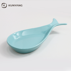 Assiettes en céramique en forme de baleine créatives en gros, vaisselle de cuisine, assiette à collation, vaisselle en céramique - Product Image 1