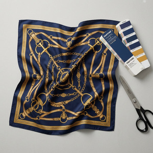 Pañuelo Cuadrado de Seda Azul Marino de Lujo con Estampado Ecuestre Dorado, Accesorio de Moda con Impresión Digital para Mujer, Todas las Temporadas - Product Image 1