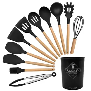 Ensemble de 12 ustensiles de cuisine en silicone avec manche en bois, antiadhésifs, pour casseroles, avec seau de rangement - Product Image 1