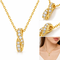 Kalung Liontin Mosen Custom Cross Over Pave Cubic Zirconia, Dibuat dari Baja Anti Karat dengan Lapisan Emas 18K