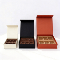 Boîte cadeau en carton rigide de qualité supérieure avec fermeture magnétique, personnalisée, de qualité alimentaire, pour macarons au chocolat, avec insert.