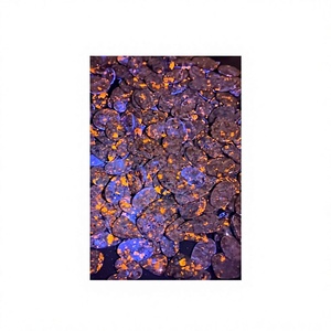 Proveedor Indio de Piedras Preciosas Yooperlite, Piedra Fluorescente Natural para Joyería de Cabujón y Colecciones de Cristales, Disponible para la Venta - Product Image 1