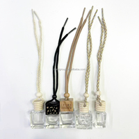 5ml 8ml 10ml Mini bouteille suspendue de diffuseur de parfum de voiture en verre carré avec boîte de luxe personnalisée