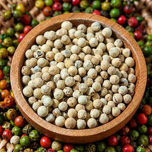 Poivre blanc entier de qualité supérieure du Gujarat, Inde, nouvelle récolte, épice naturelle pour la vente en gros internationale - Product Image 1