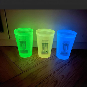 Gobelets lumineux LED HLC ODM 10oz 16oz 22oz 32oz pour fêtes <span class=keywords><strong>de</strong></span> Noël et d'Halloween, gobelets fluorescents, tasses à café avec logo - Product Image 5