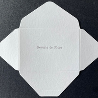 Papier texturé effet serviette avec grain de fibres naturelles pour l'impression de luxe d'enveloppes, d'invitations et de cartes de visite