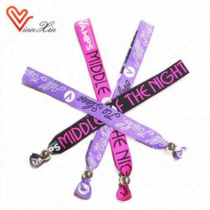 Bracelets en tissu jacquard imprimé avec un message tissé, élastiques - Product Image 1