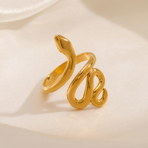 Anillo de Serpiente de Acero Inoxidable Dina New Cross Border, Estilo Punk Hip Hop, Banda de Serpiente del Zodiaco Chino para Hombres y Mujeres, Venta al por Mayor - Product Image 4