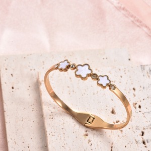 Bracelet jonc en acier inoxydable plaqué or 18 carats, bijou romantique, cadeau, bijou élégant, résistant à l'eau - Product Image 5