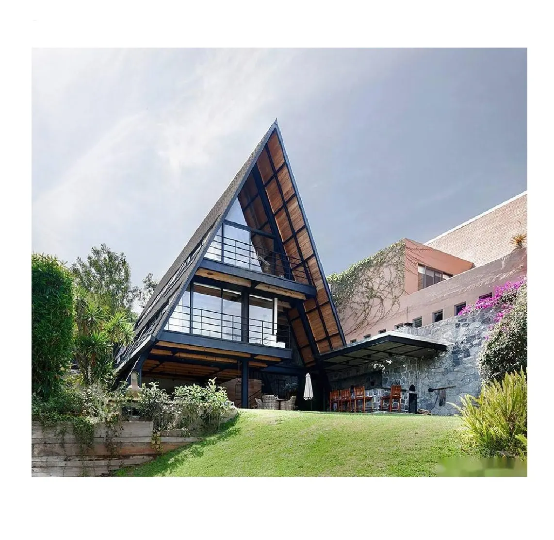 Petites villas modulaires Airbnb Casa Prefabricada Maison préfabriquée à ossature Kit de cabine Maisons préfabriquées à toit triangulaire