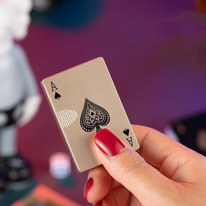 Encendedor de Cigarrillos Creativo en Forma de Cartas de Póker, Resistente al Viento, Metálico, Recargable, de Gas, Popular como Regalo para Hombres - Product Image 4