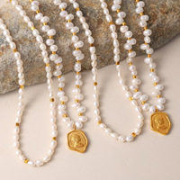Collier en acier inoxydable plaqué or avec perles d'eau douce, pendentif médaillon résistant à l'eau et à la ternissure, chaîne perlée