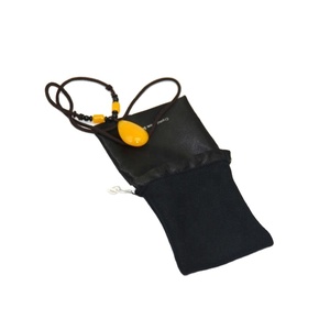 Sac cadeau personnalisé imprimé en satin de soie noir avec doublure en velours et cordon de serrage pour bijoux - Product Image 3