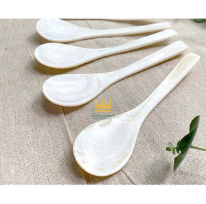 Cuillère en coquille de conque naturelle moderne du Vietnam, nacre, crème glacée et caviar, cadeaux écologiques pour les fêtes - Product Image 3