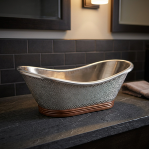 Baignoire ovale autoportante de luxe en métal, finition martelée, pour spa à domicile, artisanat indien - Product Image 1
