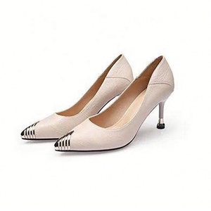 Chaussures habillées pour femmes en cuir véritable souple, vente en gros d'usine, modèle 2026, à porter de deux façons, <span class=keywords><strong>escarpins</strong></span> de bureau à <span class=keywords><strong>talon</strong></span> moyen, noir - Product Image 5