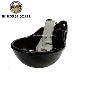 Cubo de agua de caballo aislado resistente a la congelación Cuenco estable al aire libre con accesorio de cubierta protectora - Product Image 3