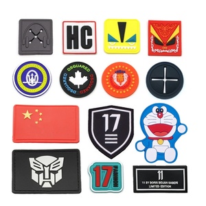 Étiquettes en caoutchouc souple PVC 3D pour vêtements - Product Image 1