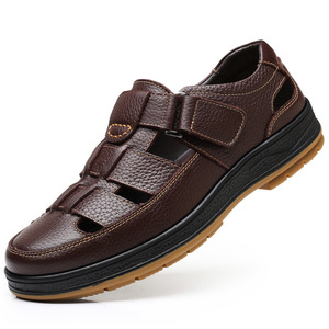 รองเท้าแตะหนังผู้ชายแบบเจาะรู ปิดด้วยเวลโคร พื้นยางระบายอากาศ สีน้ำตาล ไซส์ 45-46 รองเท้าสไตล์ Dad Shoes - Product Image 5