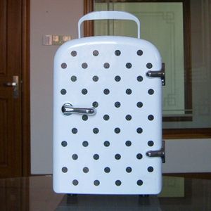 Refrigerador Portátil para Automóvil de 15L, Congelador Pequeño de 12v 220v, Refrigerador para Automóvil de <span class=keywords><strong>Camping</strong></span> con Pantalla LED, Suministro de Fábrica - Product Image 4