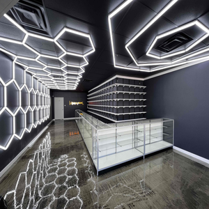 Usine Offre Spéciale nid d'abeille LED lumière garage <span class=keywords><strong>plafond</strong></span> travail lumière lavage de <span class=keywords><strong>voiture</strong></span> réparation détaillant décoratif hexagonal travail lumière - Product Image 2