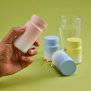 Bouteilles d'emballage <span class=keywords><strong>en</strong></span> capsule PET 80 100 120 250 ml 100% PCR, pots personnalisés à dégradé de couleur avec couvercles, bouteilles écologiques pour pilules et vitamines de <span class=keywords><strong>pharmacie</strong></span> - Product Image 2