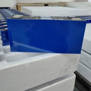 بطارية ليثيوم فوسفات حديدية عالية الجودة من نوع Prismatic LiFePO4 بجهد <span class=keywords><strong>3</strong></span>.2 فولت وسعة 314 أمبير في الساعة، تدوم 6000 دورة مع ضمان لمدة <span class=keywords><strong>3</strong></span> سنوات، مناسبة للطاقة الشمسية والسيارات الكهربائية وعربات الجولف. - Product Image 5